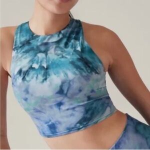 Athleta Conscious Crop Printed Tie Dye Padded blue
Sports Bra Size Medium NWT